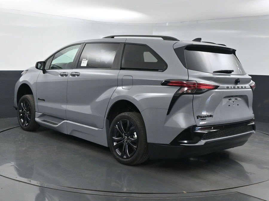 New 2025 Toyota Sienna Hybrid XSE Sport - BraunAbility Side Entry Entry Fold Out Automatic Ramp