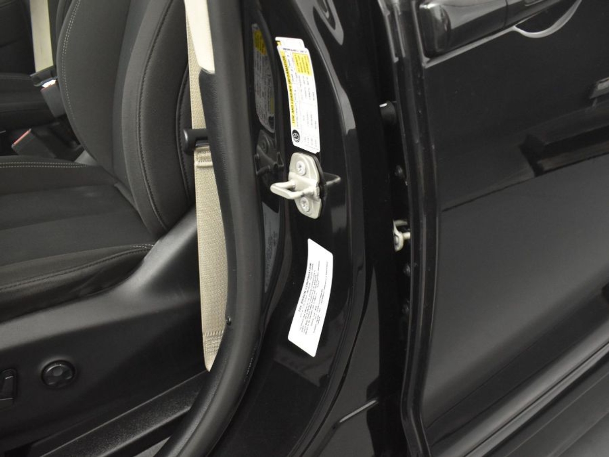 2023 CHRYSLER VOYAGER - Image 17