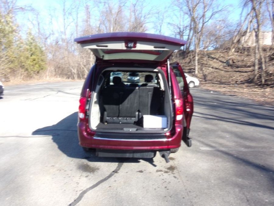 Red Dodge Grand Caravan image number 12
