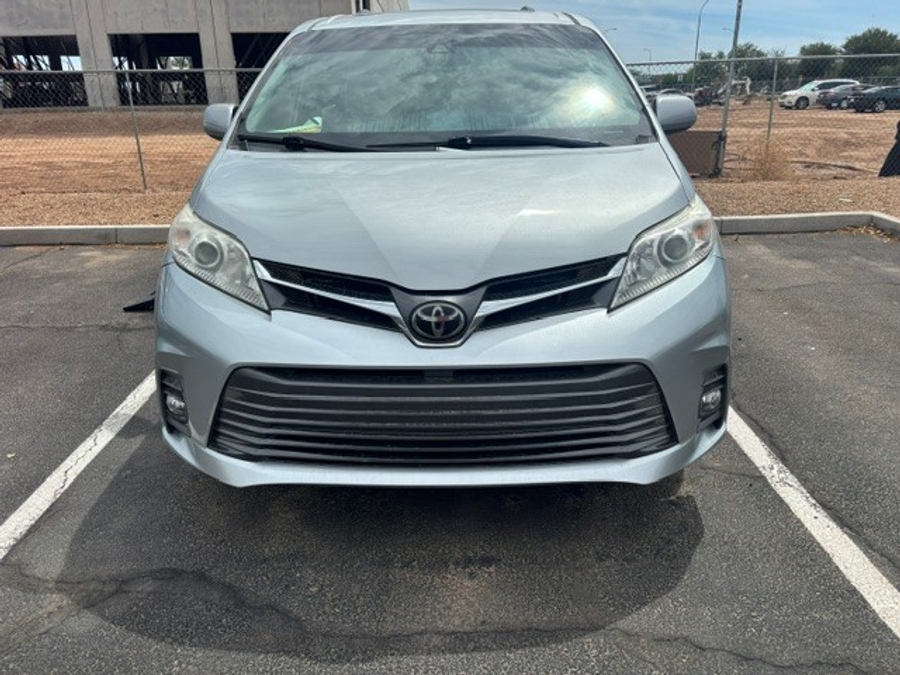 Used 2020 Toyota Sienna XLE - BraunAbility Side Entry Fold Out Automatic Ramp