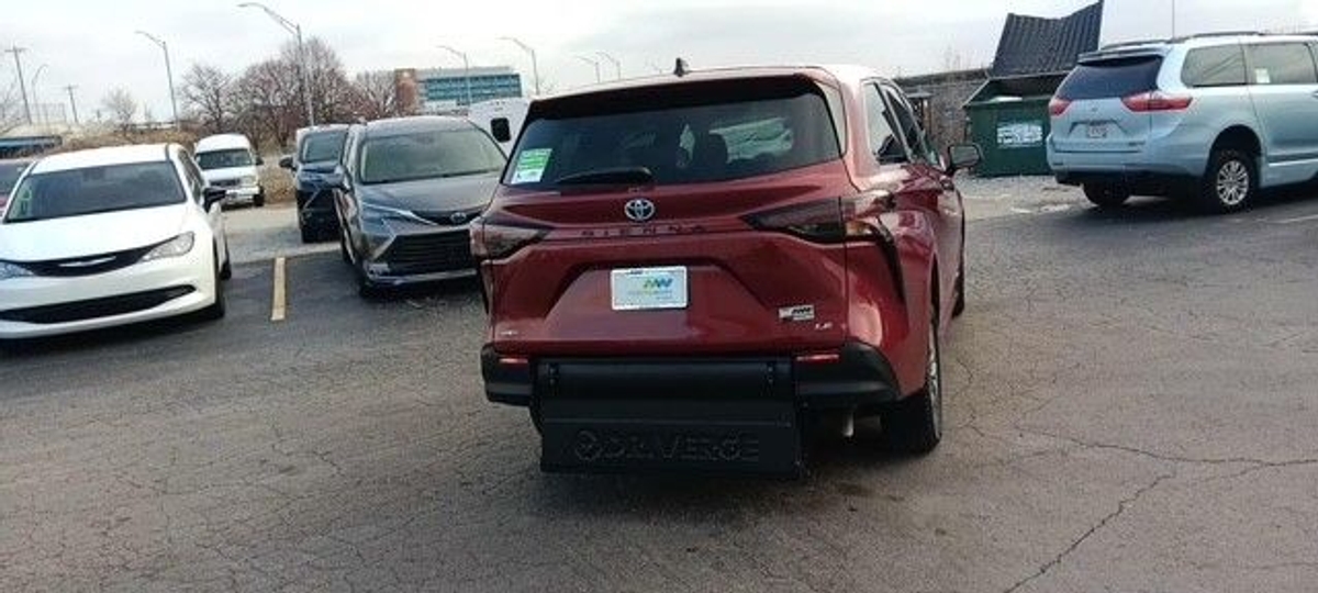 Red Toyota Sienna image number 6