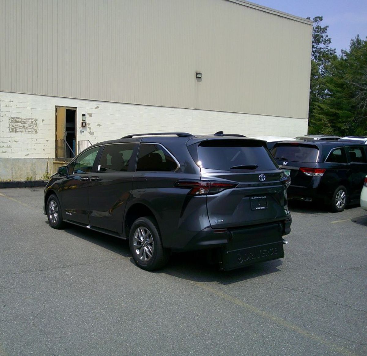 2025 TOYOTA SIENNA - Image 10