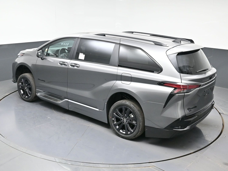 New 2026 Toyota Sienna Hybrid XSE Sport - BraunAbility Side Entry Entry Fold Out Automatic Ramp