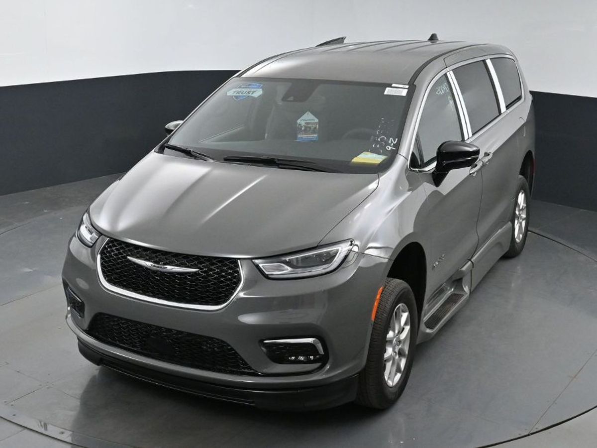 2025 CHRYSLER PACIFICA - Image 24