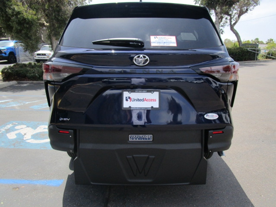 New 2026 Toyota Sienna Hybrid FWD LE - Vantage Mobility Commercial Rear Entry Entry Fold Out Manual Ramp