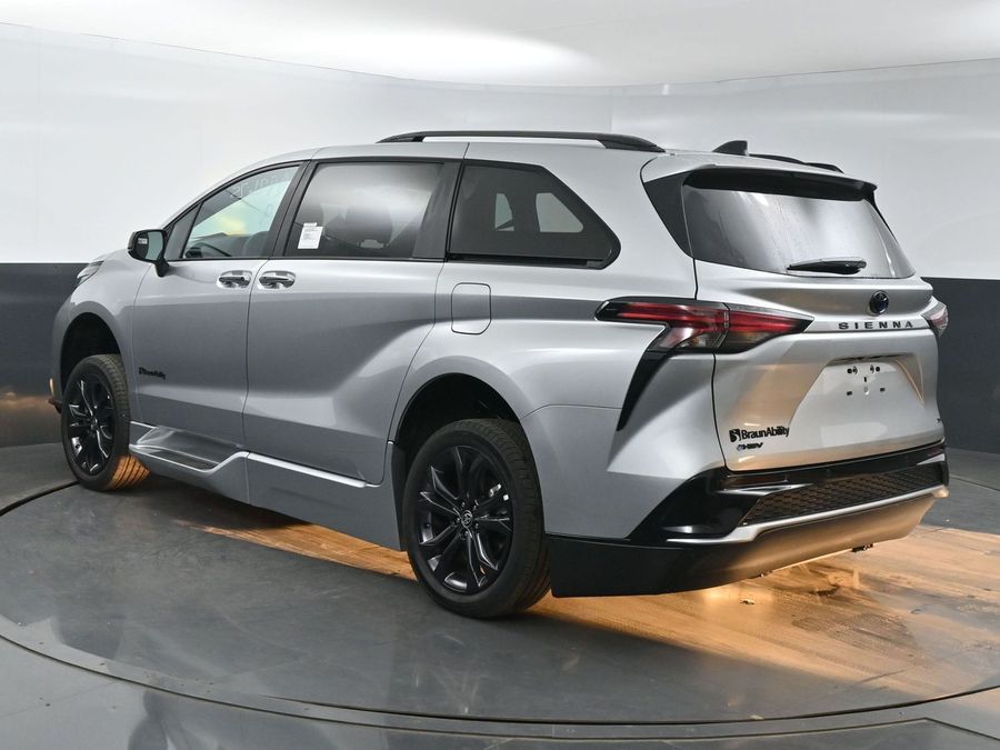 New 2025 Toyota Sienna Hybrid XSE Sport - BraunAbility Side Entry Entry Fold Out Automatic Ramp