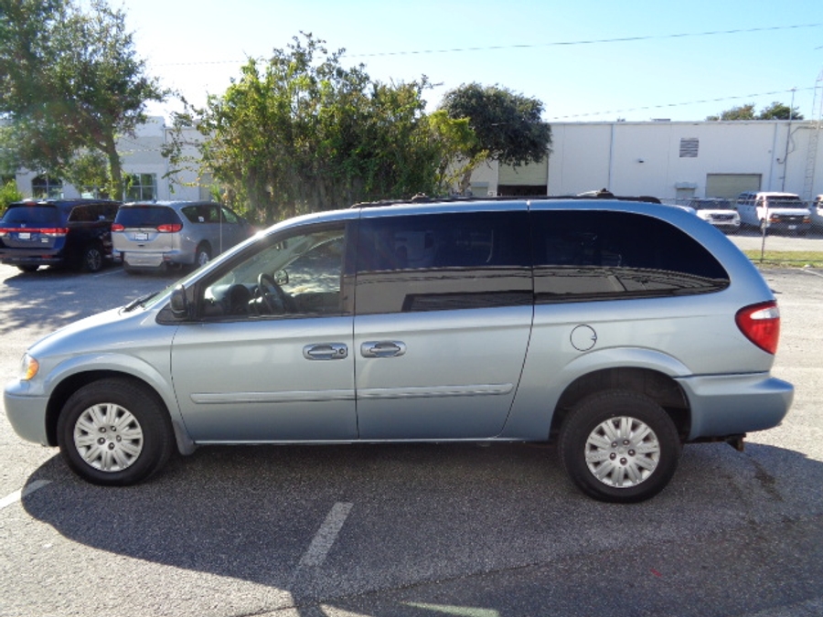 Used 2005 Chrysler Town and Country LX -  Entry  Ramp