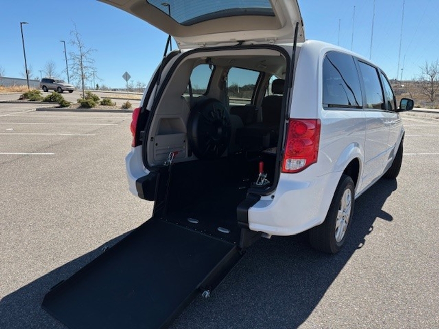 Used 2017 Dodge Grand Caravan SE - International Mobility Rear Entry Entry Fold Out Manual Ramp