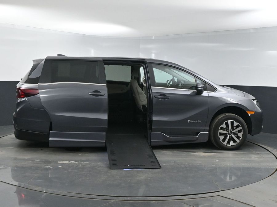 New 2025 Honda Odyssey EX-L - BraunAbility Side Entry Entry In Floor Automatic Ramp