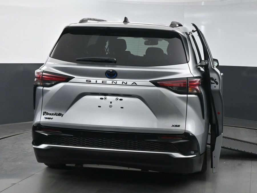 New 2025 Toyota Sienna Hybrid XSE - BraunAbility Side Entry Entry In Floor Automatic Ramp