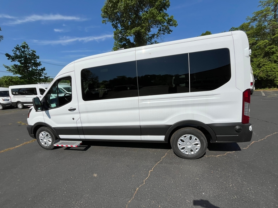 White Ford T350 image number 6