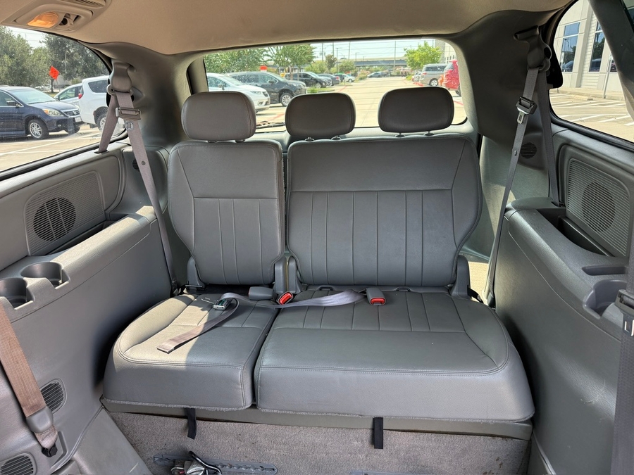 2007 Chrysler Town & Country Touring - Photo 13