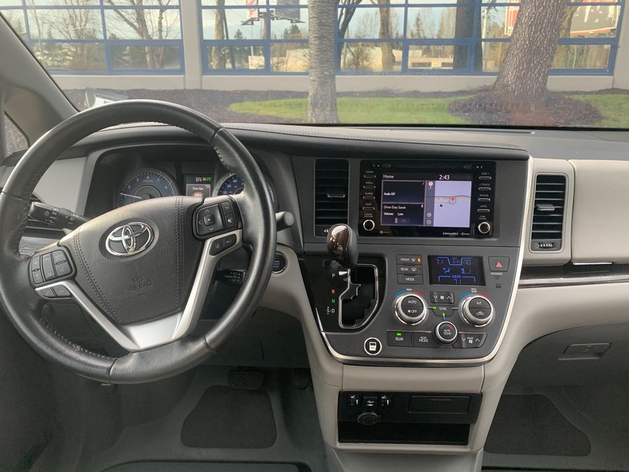 Used 2019 Toyota Sienna XLE Base - BraunAbility Side Entry Entry Fold Out Automatic Ramp