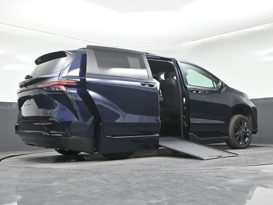 New 2026 Toyota Sienna Hybrid XSE Sport - BraunAbility Side Entry In Floor Automatic Ramp