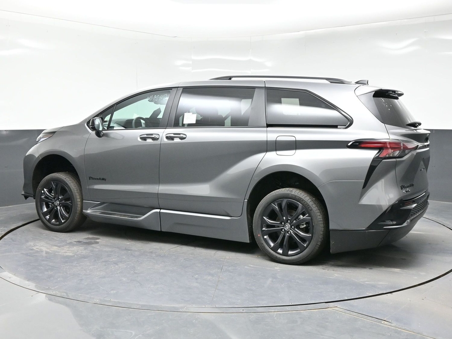 New 2026 Toyota Sienna Hybrid XSE Sport - BraunAbility Side Entry Entry Fold Out Automatic Ramp