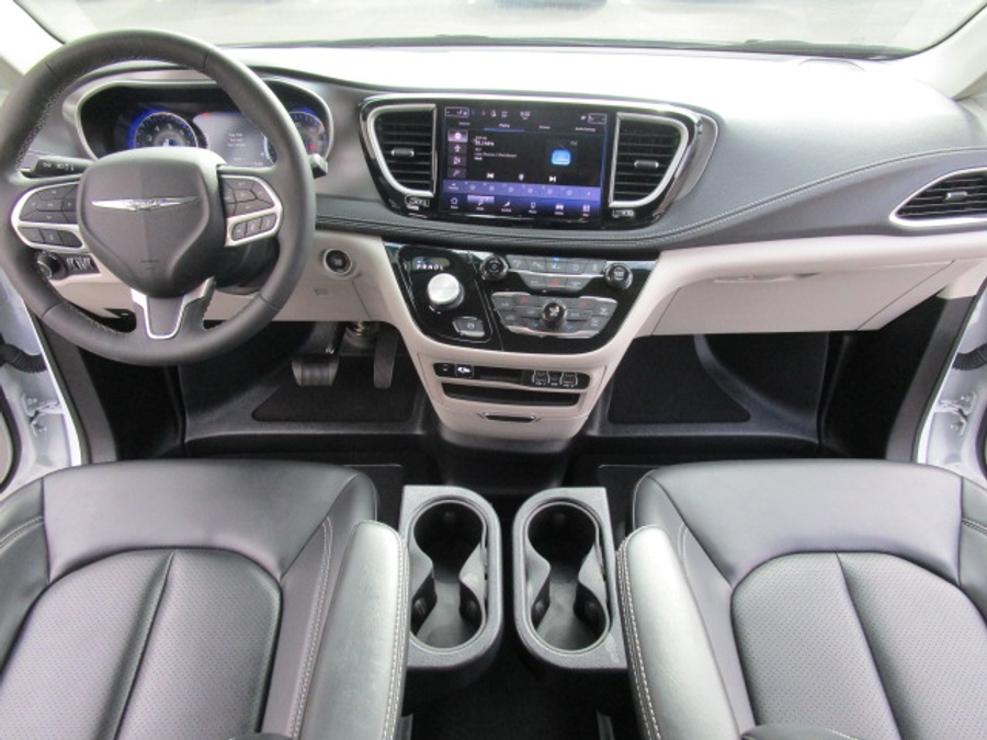 Used 2023 Chrysler Pacifica Touring L Safety - BraunAbility Side Entry Entry In Floor Automatic Ramp