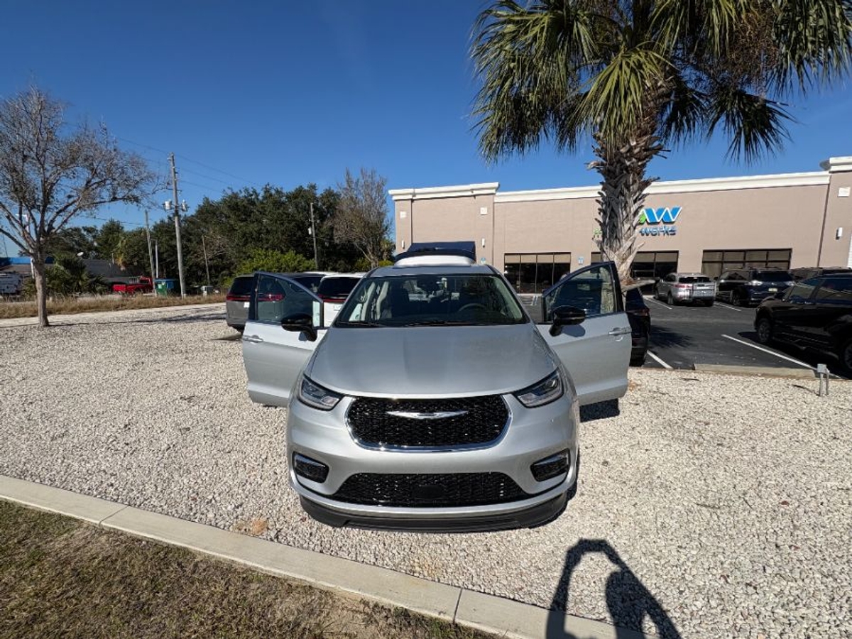 2024 CHRYSLER PACIFICA - Image 5