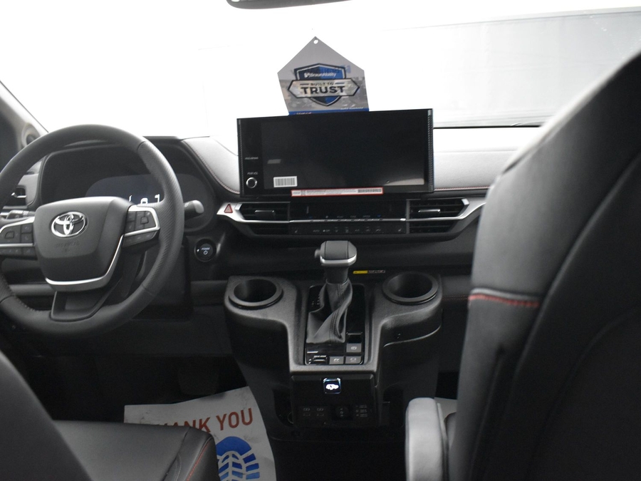 New 2025 Toyota Sienna Hybrid XSE Sport - BraunAbility Side Entry Entry Fold Out Automatic Ramp