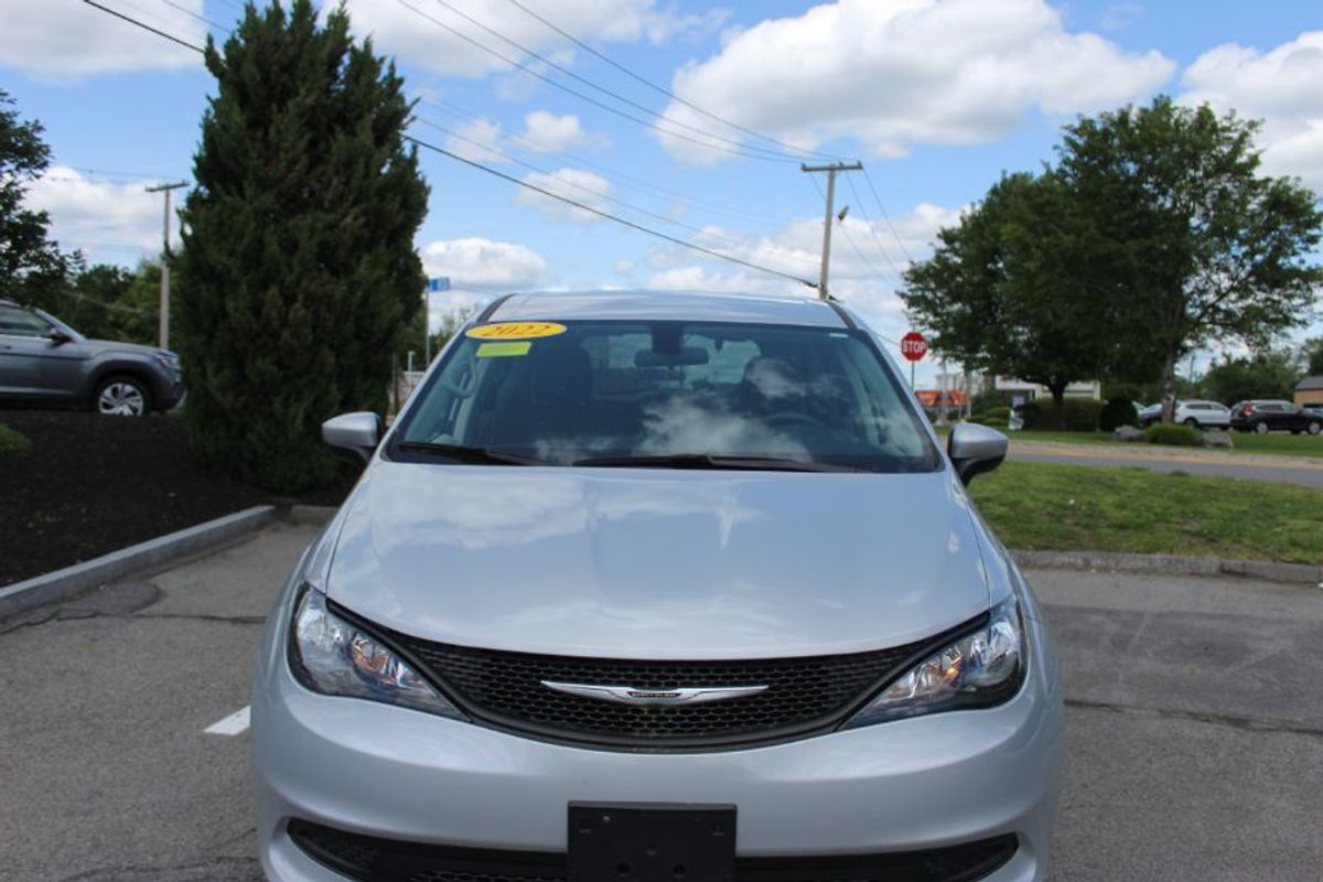 2022 CHRYSLER VOYAGER - Image 2