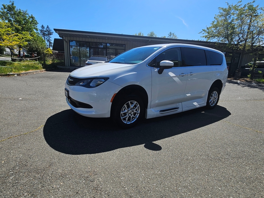 Used 2022 Chrysler Voyager LX - VMI Side Entry Entry In Floor Automatic Ramp