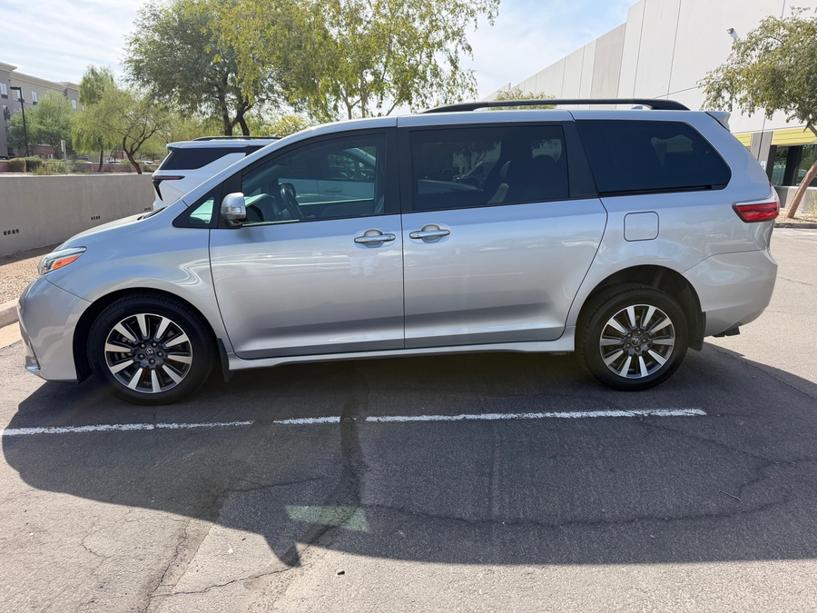 Used 2018 Toyota Sienna Limited Premium - Freedom Rear Entry Fold Out Automatic Ramp