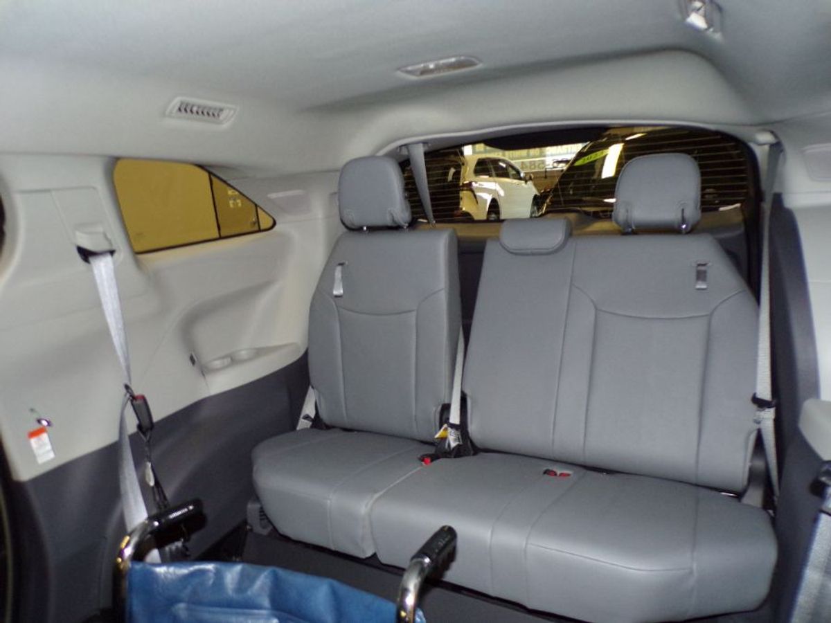 Black Toyota Sienna image number 10