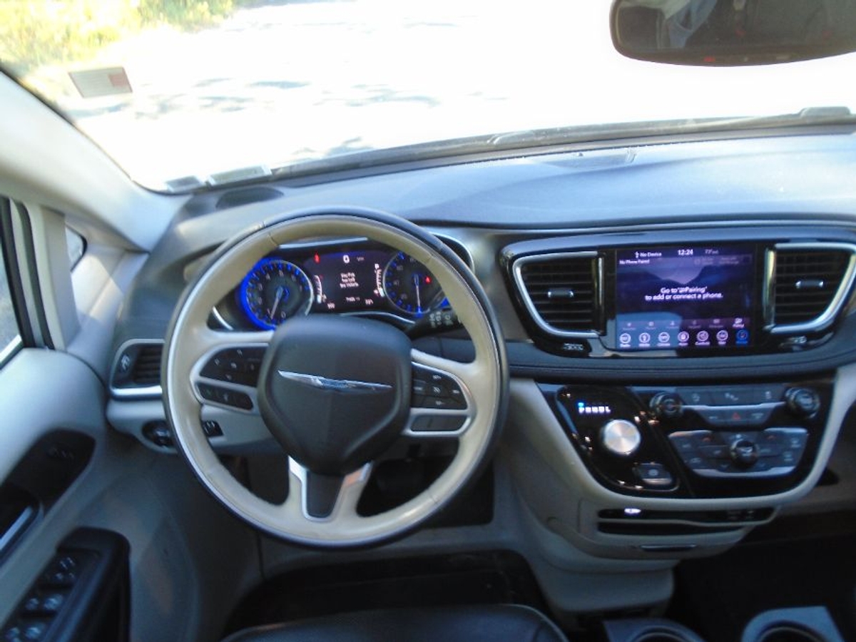 2018 CHRYSLER PACIFICA - Image 8