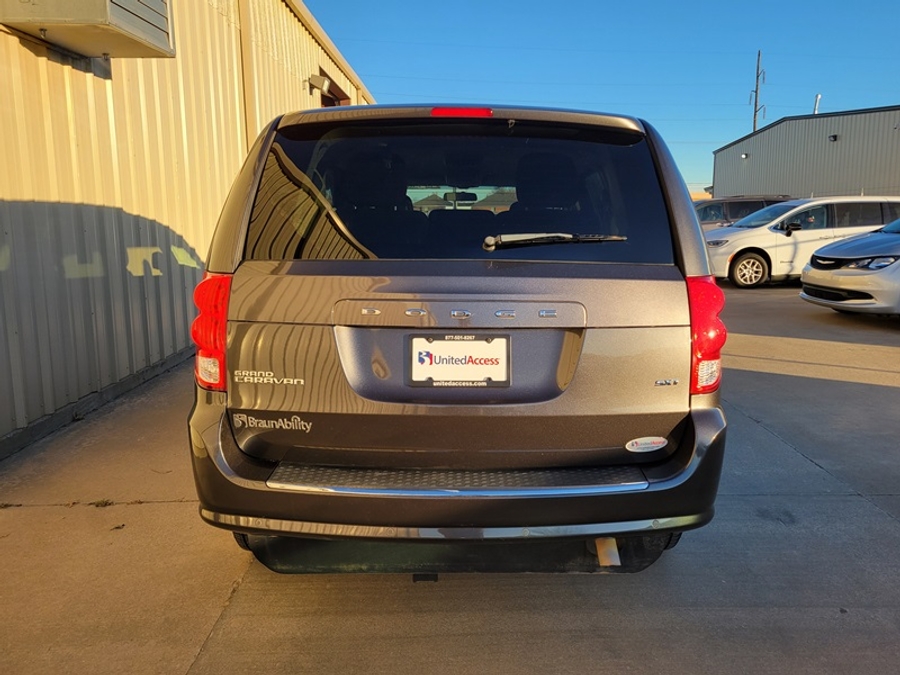 Used 2016 Dodge Grand Caravan SXT - BraunAbility Side Entry Entry Fold Out Automatic Ramp
