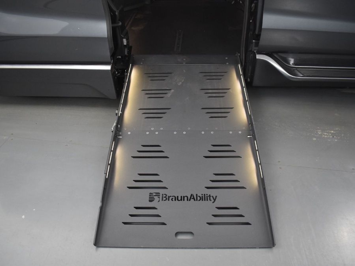 2025 TOYOTA SIENNA - Image 11