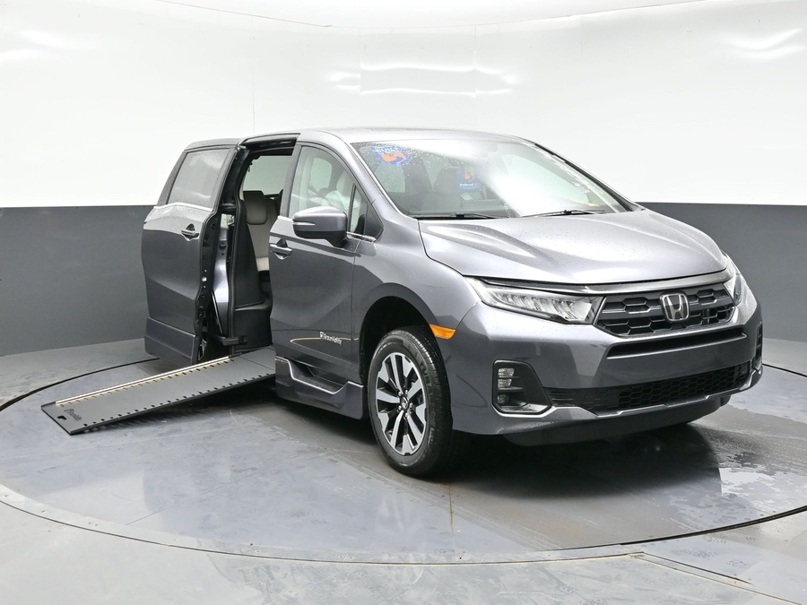 Grey Honda Odyssey with Side Entry Automatic In Floor ramp