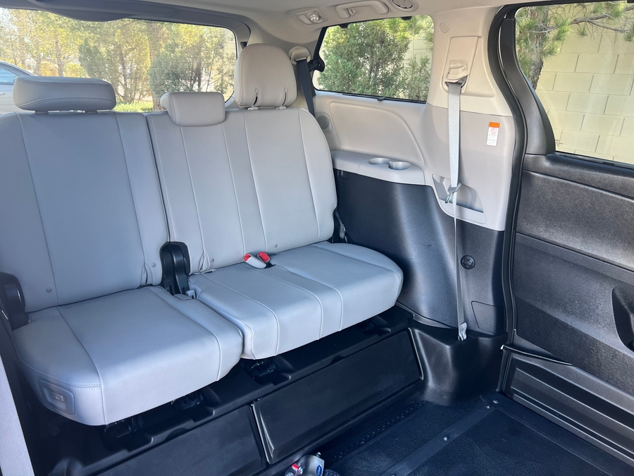 Used 2015 Toyota Sienna Limited - BraunAbility Side Entry Entry In Floor Automatic Ramp