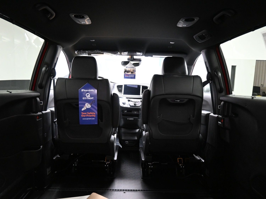 New 2026 Chrysler Pacifica Select Sport - BraunAbility Side Entry In Floor Automatic Ramp
