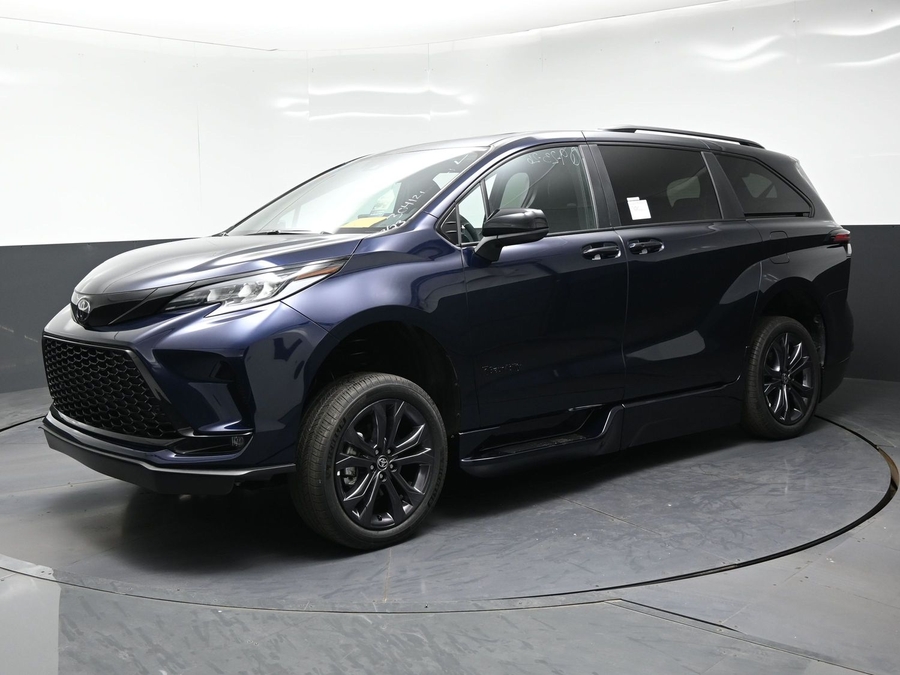 New 2026 Toyota Sienna Hybrid XSE Sport - BraunAbility Side Entry Fold Out Automatic Ramp