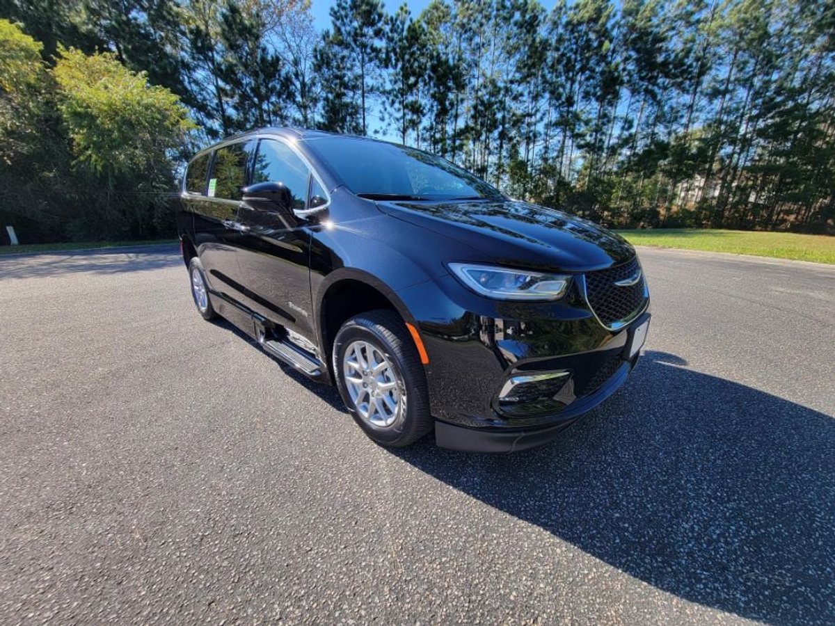 2025 CHRYSLER PACIFICA - Image 2