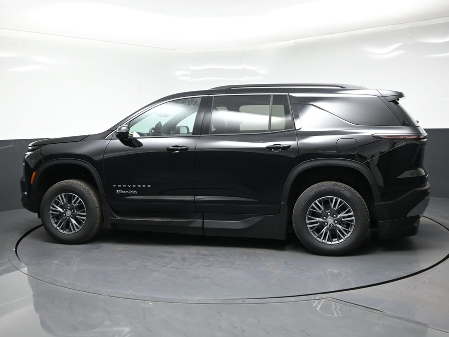 New 2026 Chevrolet Traverse 1LT - BraunAbility Side Entry In Floor Automatic Ramp
