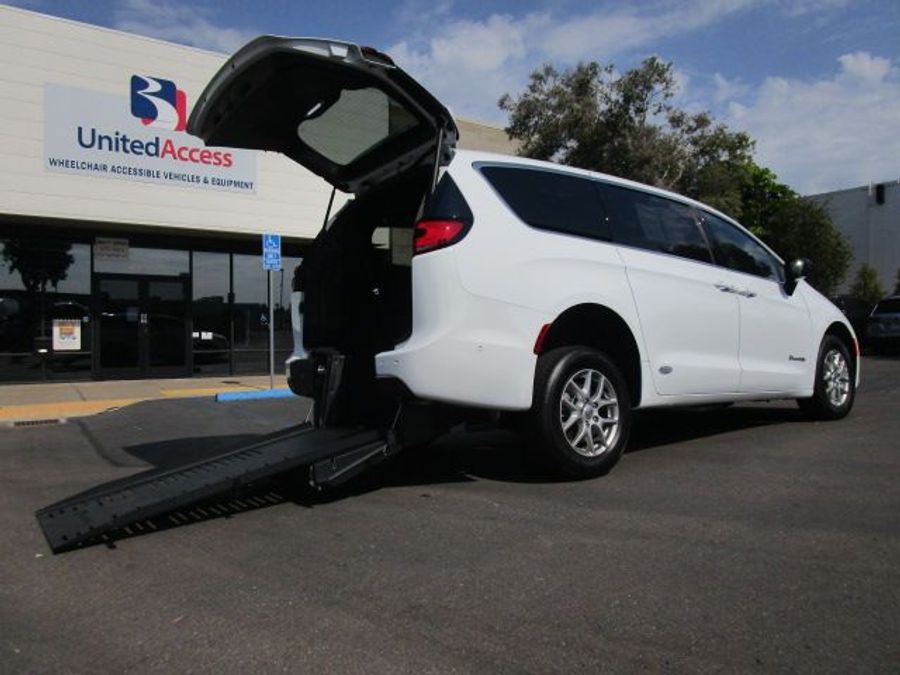New 2025 Chrysler Pacifica Select Safety - BraunAbility Rear Entry Entry Fold Out Manual Ramp