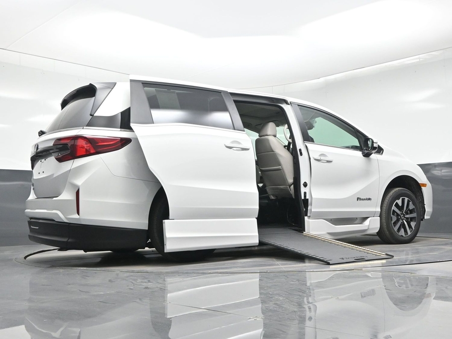 New 2026 Honda Odyssey EX-L - BraunAbility Side Entry Entry In Floor Automatic Ramp