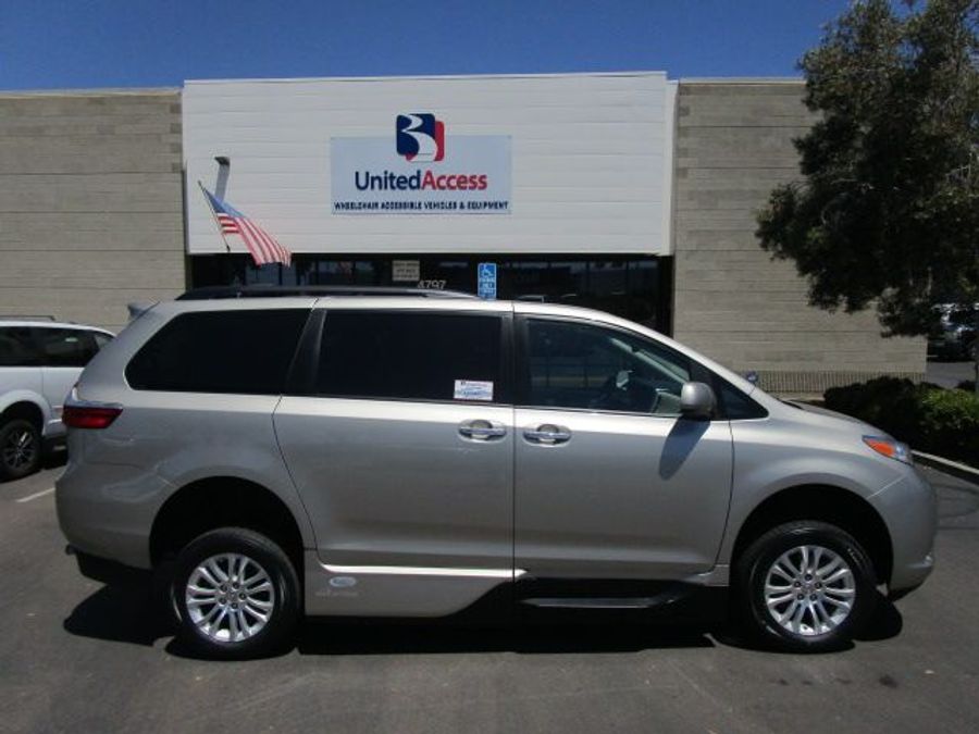 Used 2016 Toyota Sienna XLE Base - VMI Side Entry Entry In Floor Automatic Ramp