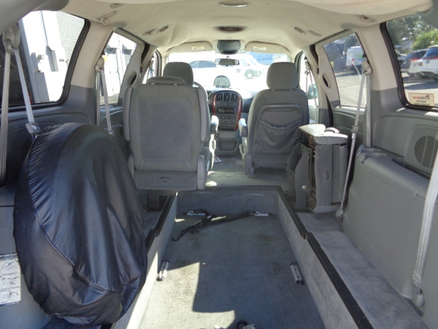 Used 2005 Chrysler Town and Country LX -  Entry  Ramp