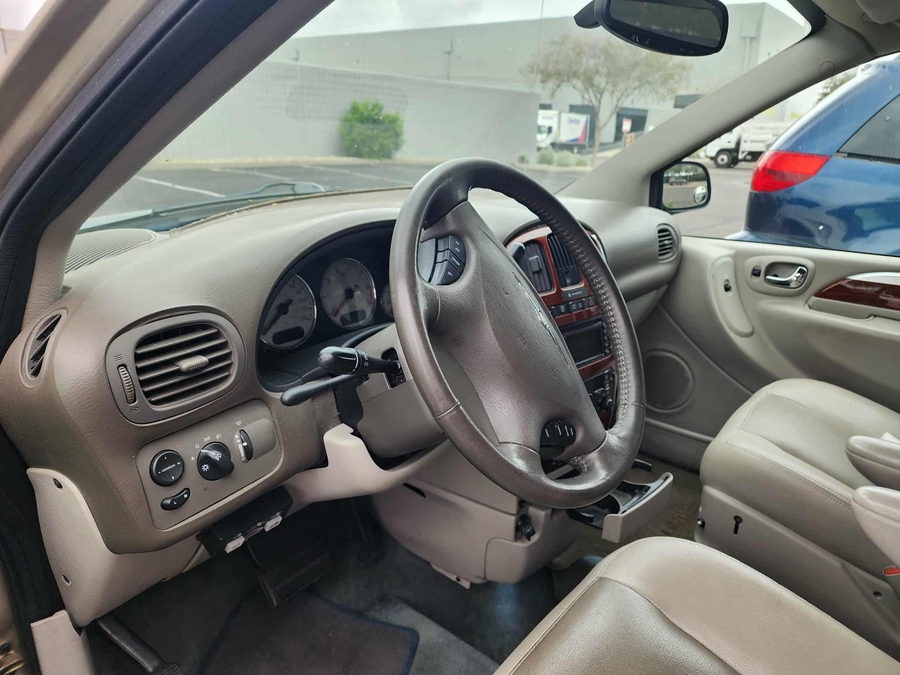 Used 2005 Chrysler Town and Country Limited - VMI Side Entry Entry In Floor Automatic Ramp