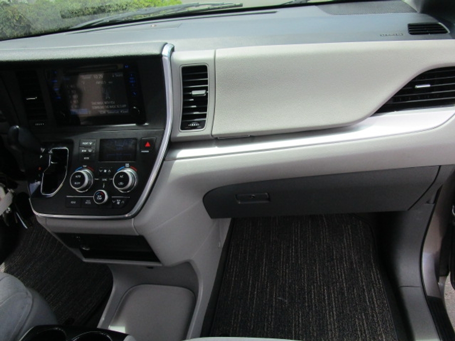 Used 2015 Toyota Sienna LE - FRE Rear Entry Entry Fold Out Manual Ramp
