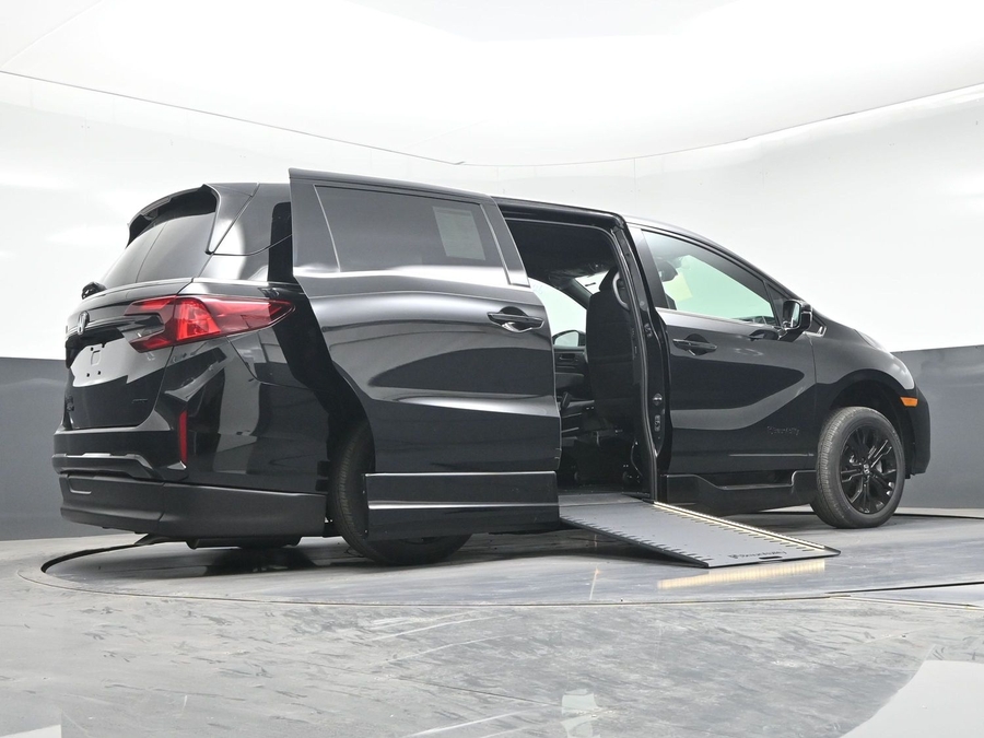 New 2026 Honda Odyssey Sport - BraunAbility Side Entry Entry In Floor Automatic Ramp