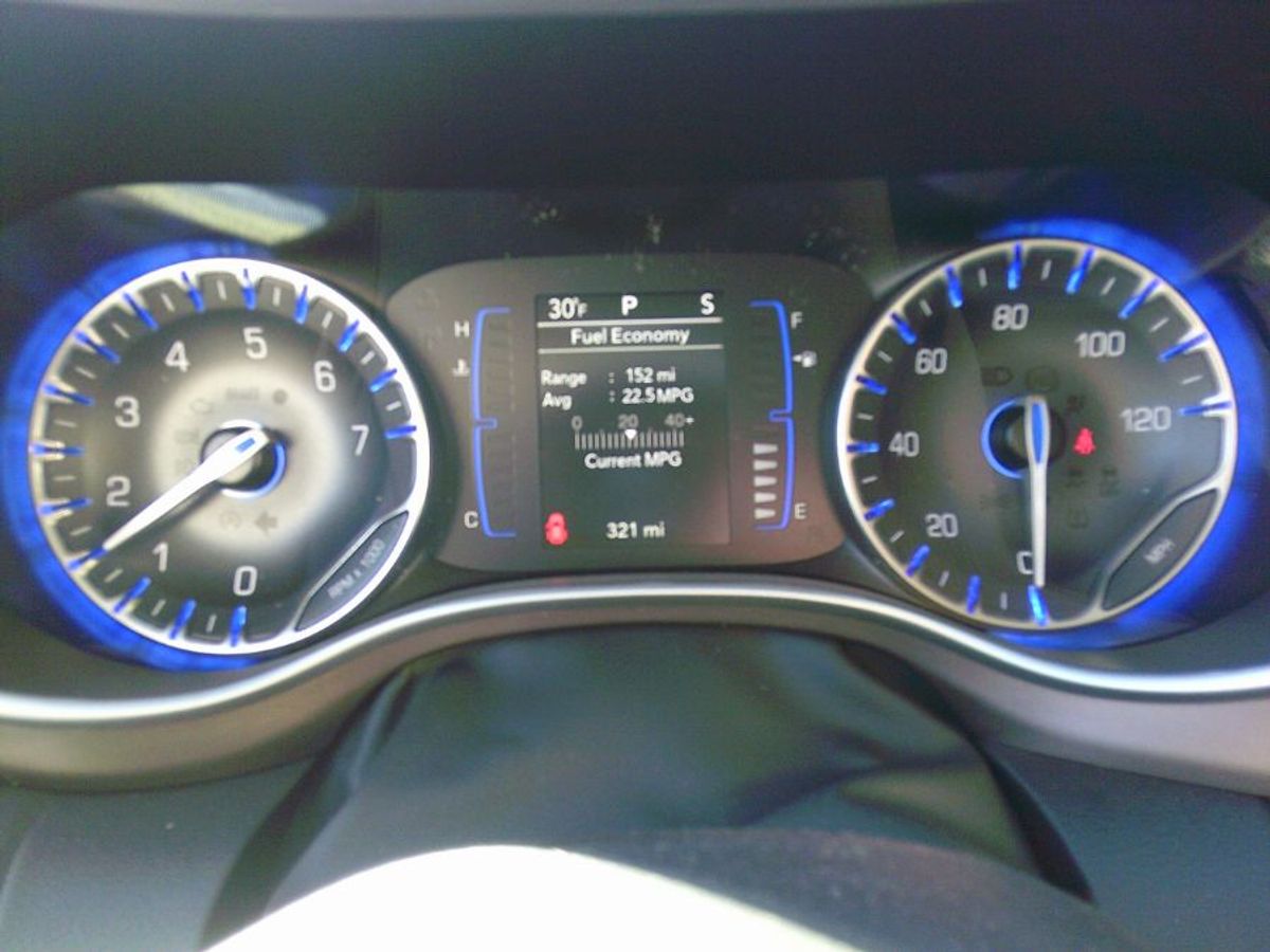 2024 CHRYSLER VOYAGER - Image 13