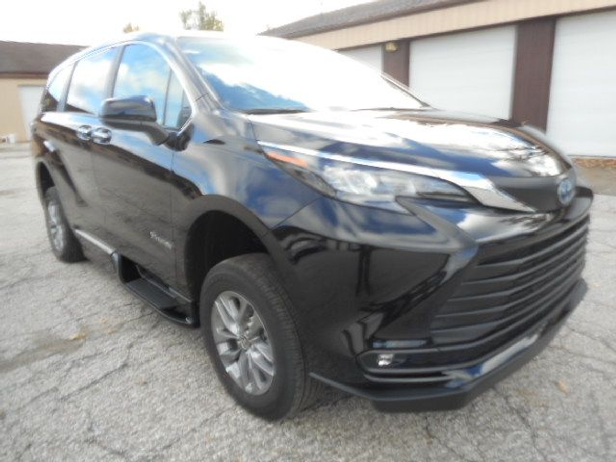 2025 TOYOTA SIENNA - Image 8