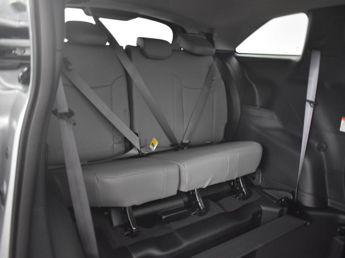 2025 TOYOTA SIENNA - Image 7