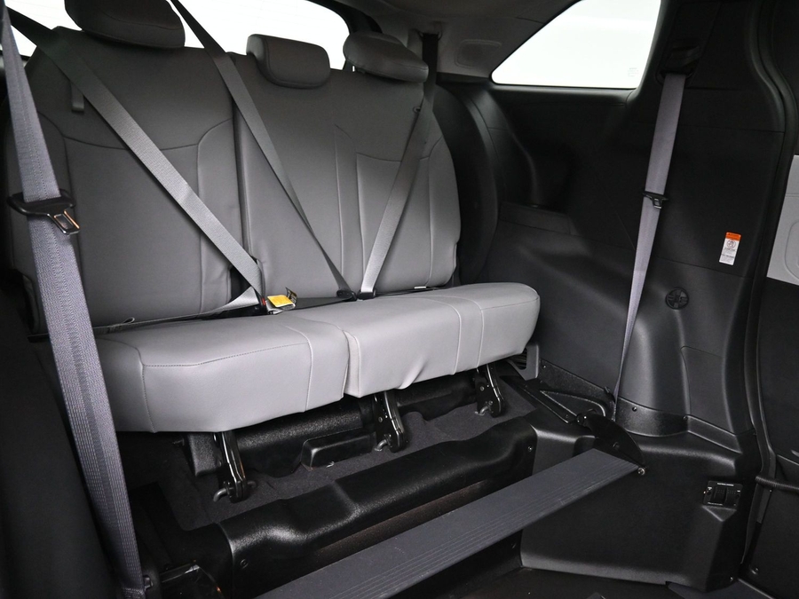 New 2025 Toyota Sienna Hybrid XLE Plus - BraunAbility Side Entry Entry Fold Out Automatic Ramp