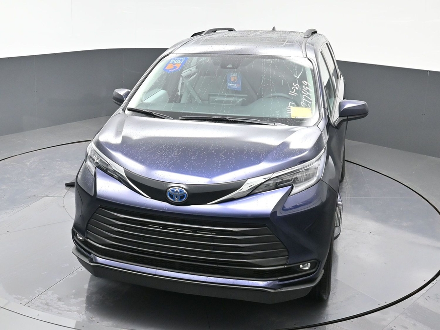 New 2025 Toyota Sienna Hybrid XLE Plus - BraunAbility Side Entry Entry Fold Out Automatic Ramp
