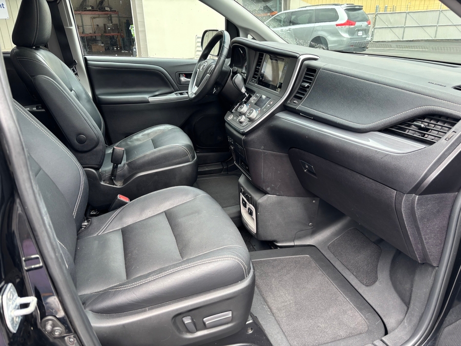 Used 2016 Toyota Sienna SE - BraunAbility Side Entry In Floor Automatic Ramp