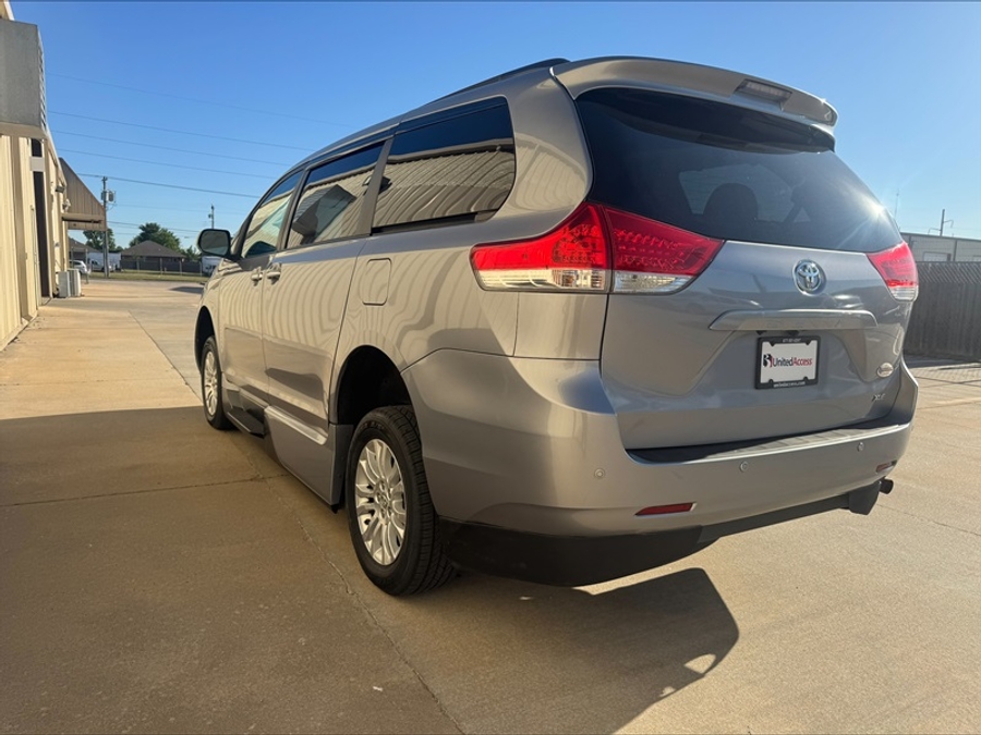 Used 2013 Toyota Sienna XLE - VMI Side Entry Entry In Floor Automatic Ramp