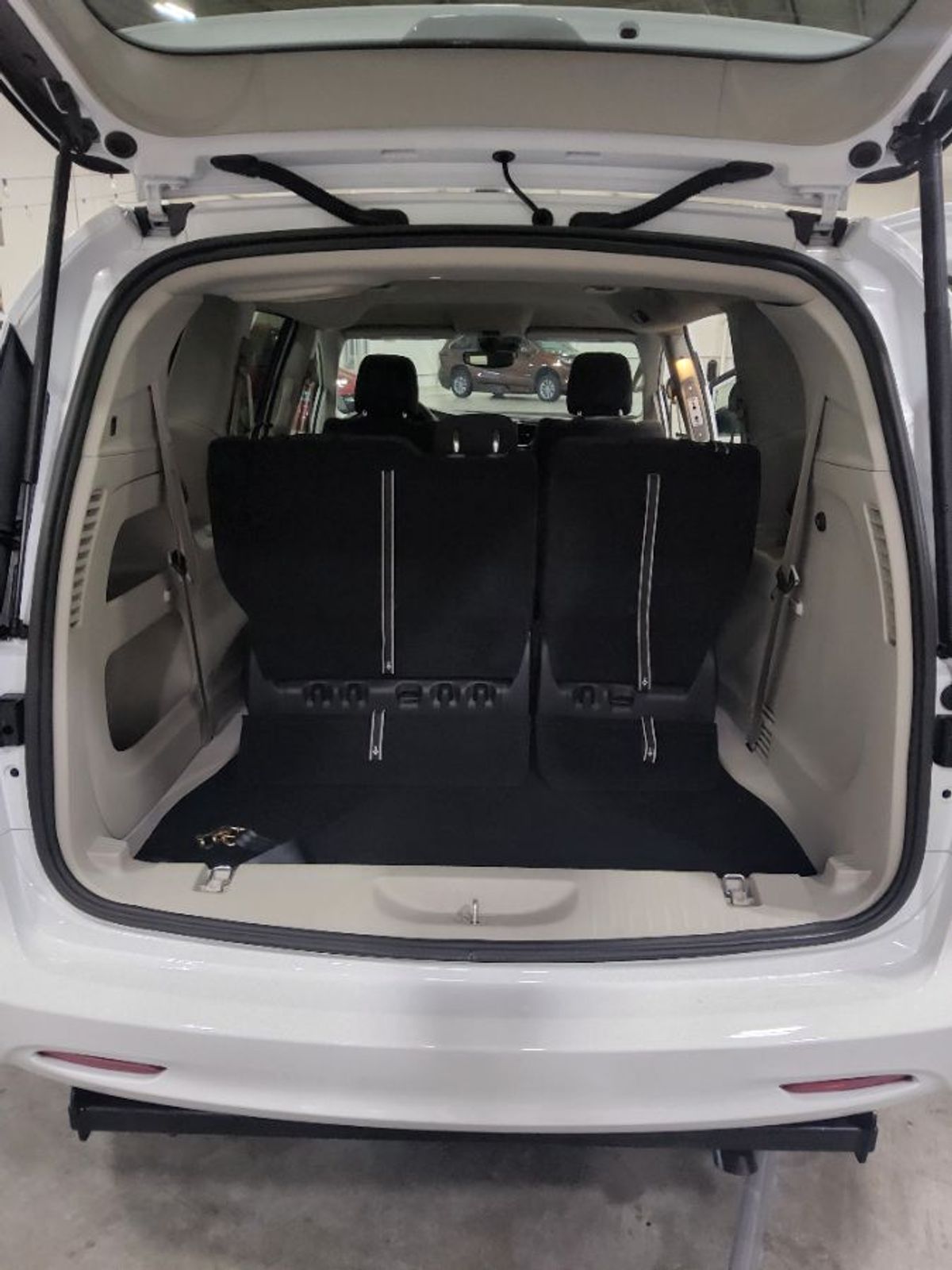 2024 CHRYSLER VOYAGER - Image 19